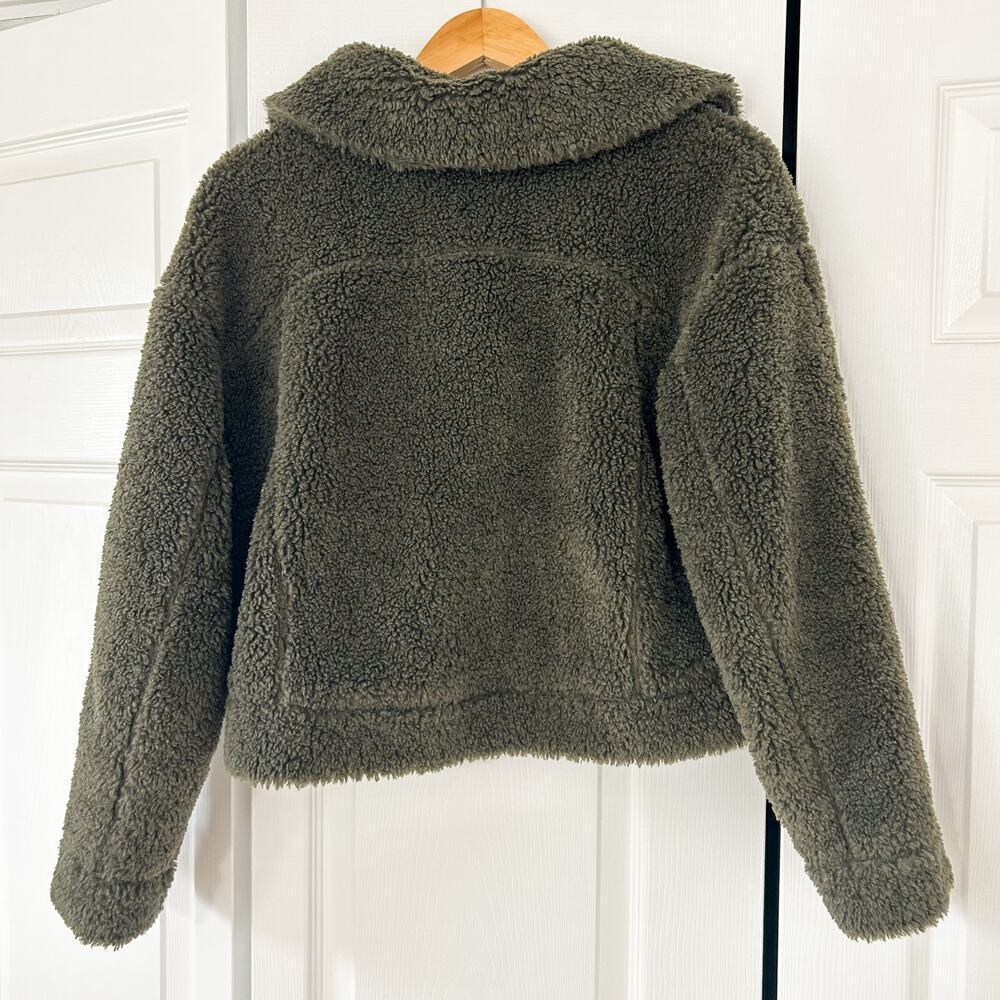 NWOT Lululemon Textured Fleece Button Jacket Dark Olive Sherpa Size 6 - Picture 4 of 9